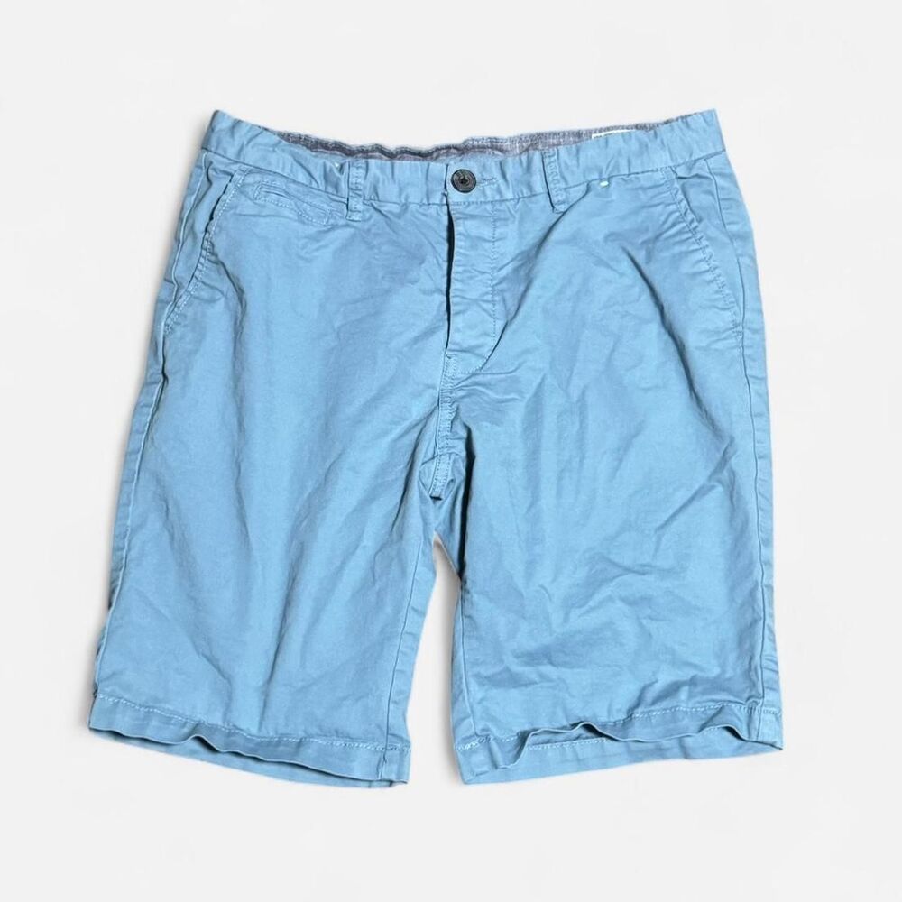 The sunshine brand light blue cargo shorts size 32 (width 17-1/2in, length 18in)